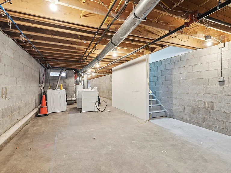1833 N 18th St #1 — Photo 4