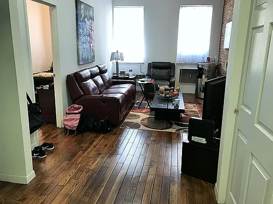 Rented by Joe Gotham LTD | media 30