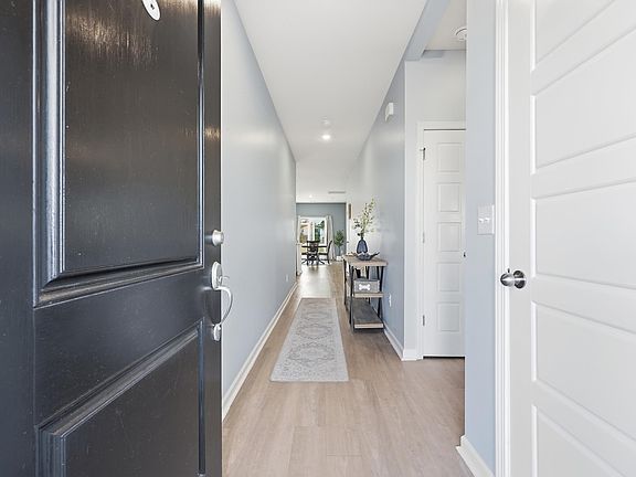 4th image of 150 Fox Rae Dr.