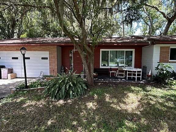 2nd image of 840 Pineapple Rd