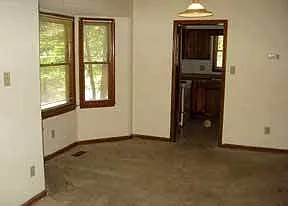 558 — Photo 3
