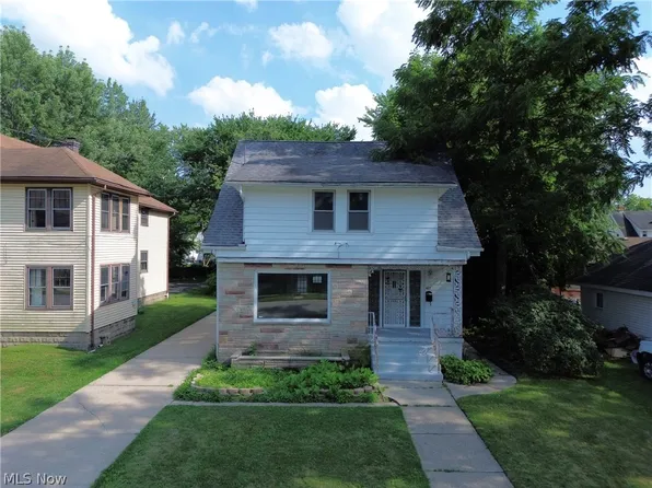 827 Kinsman St NW, Warren, OH 44483
