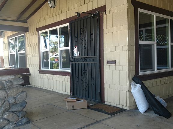 3rd image of 1827 Gardena Ave