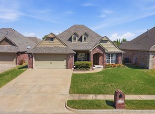 3711 W 110th St S, Jenks, OK 74037