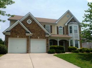 8977 Crestview Cir, Union City, GA 30291