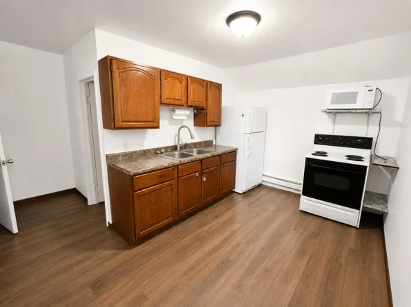 706 5th Ave NW Unit 3, Mandan, ND 58554