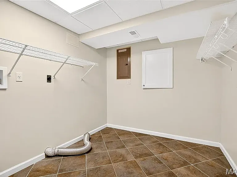 480 Coachgate Ct — Photo 21