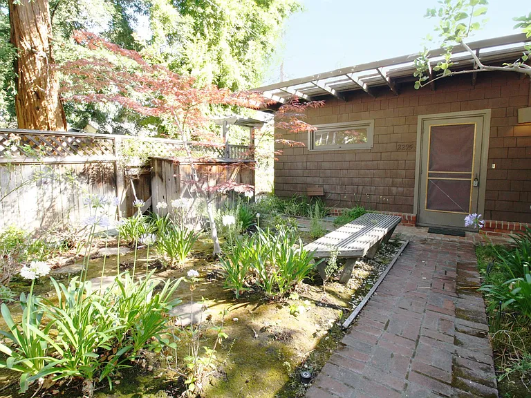 Zen garden front yard