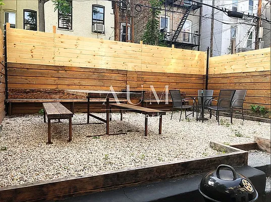 Rented by Nolita Group | media 16