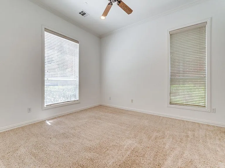 4223 Travis St — Photo 10