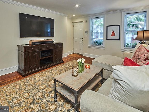 4th image of 615 Annin St