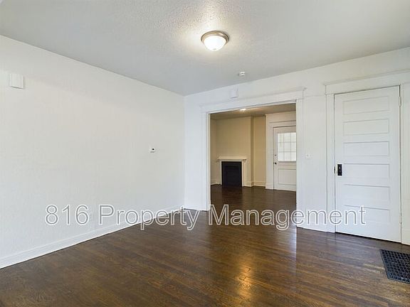 3rd image of 3939 Troost Ave Unit 3939