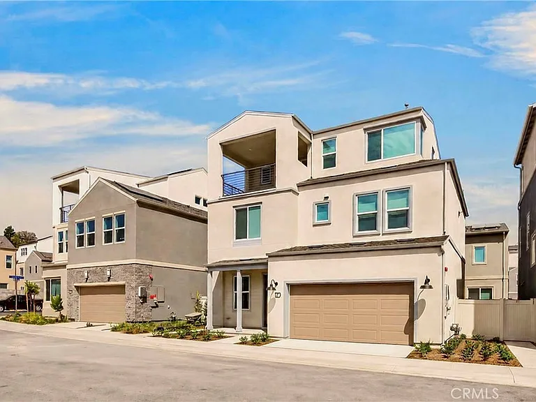 1041 Citrus Ave — Photo 3