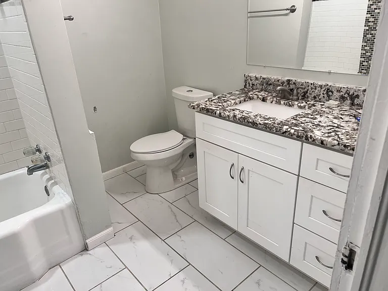 2560 S University Dr — Photo 19