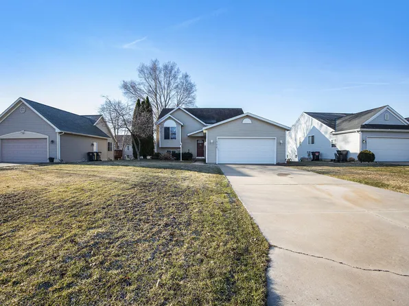 10342 Lynwood Ln, Zeeland, MI 49464