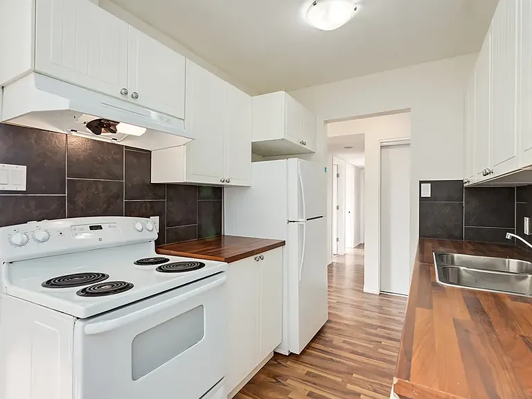 608 2nd St W #308 — Photo 19