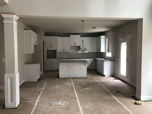 3rd image of 57 Lincolnwood Ln