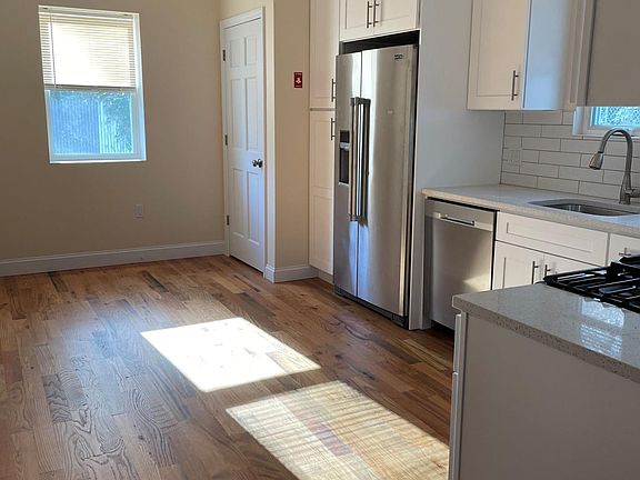 3rd image of 68 Clinton St Floor 2