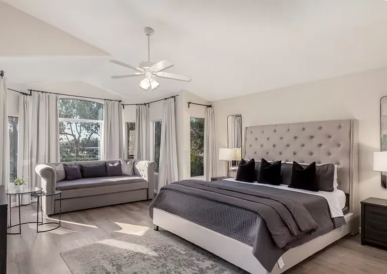 3141 W Laredo St — Photo 16