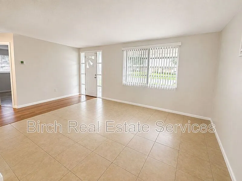 2 bed, 1.0 bath, 816 sqft, $1,395 — Photo 2