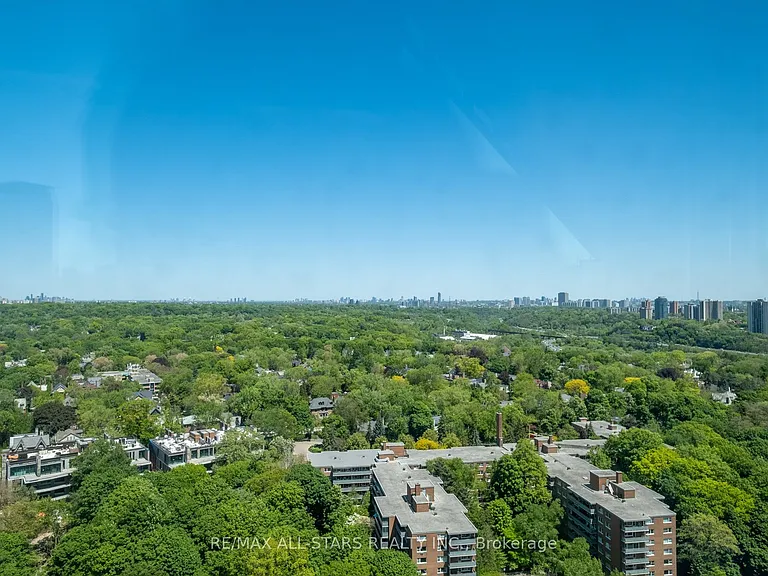 575 Bloor St E #2302 — Photo 25