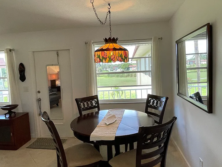33 Pine Arbor Ln #203 — Photo 5