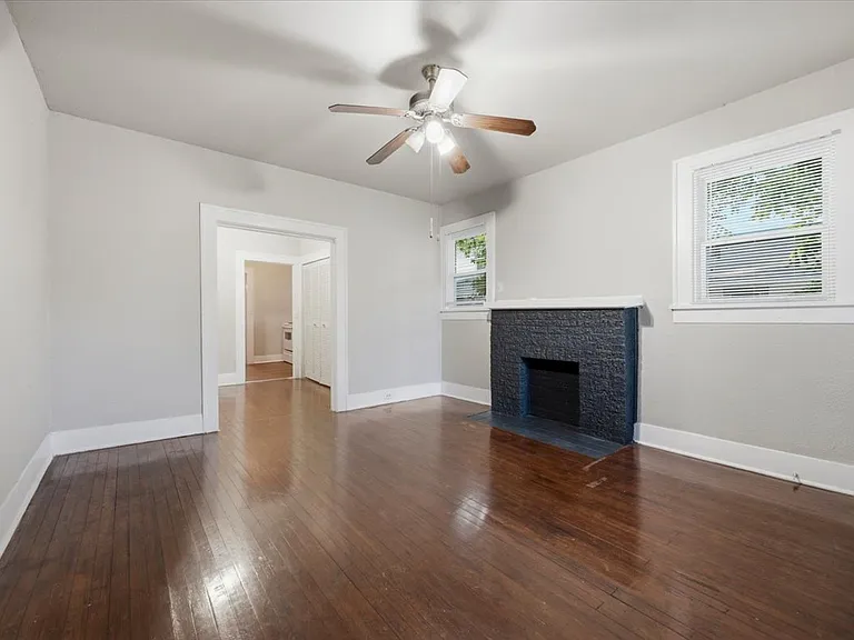 711 Brown St #A — Photo 3