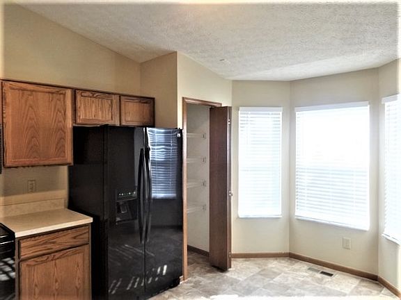 4th image of 1984 Queens Meadow Ln