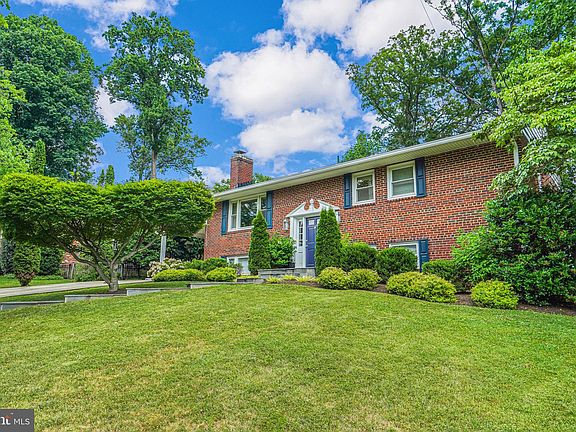 3rd image of 7420 Westwood Park Ln