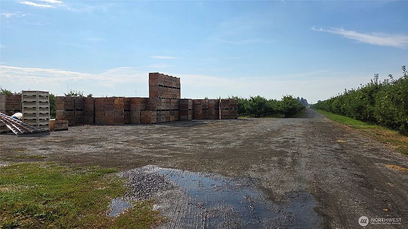 3rd image of 10086 NW Rd U.7