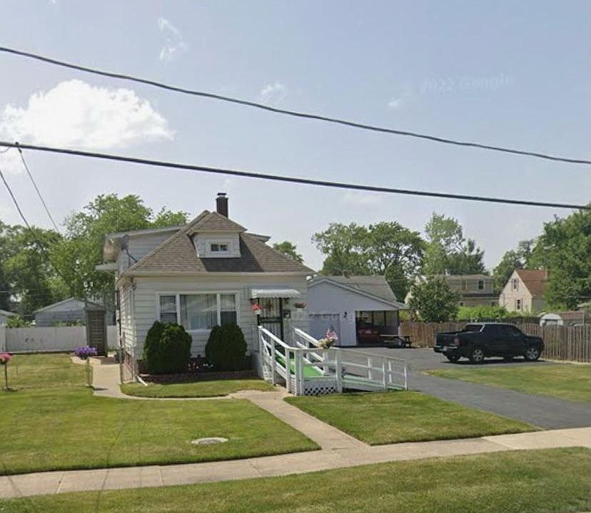 1st image of 14624 Harrison Ave #1