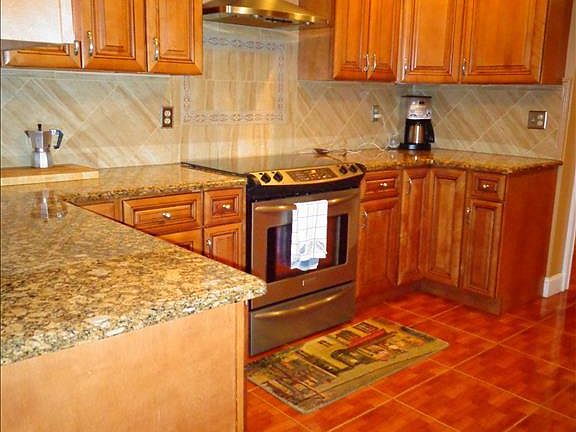 4th image of 736 Riverbend Blvd