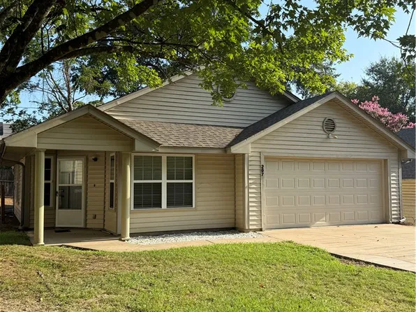 207 Austin Cir, Russellville, AR 72801