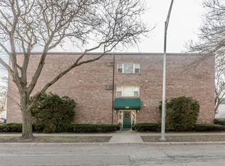 102 Rockford Ave #201RF, Forest Park, IL 60130