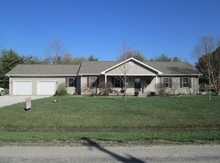 5460 N Lakewood Rd, Olney, IL 62450
