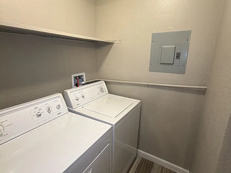 18133 E Kentucky Ave #102 — Photo 9