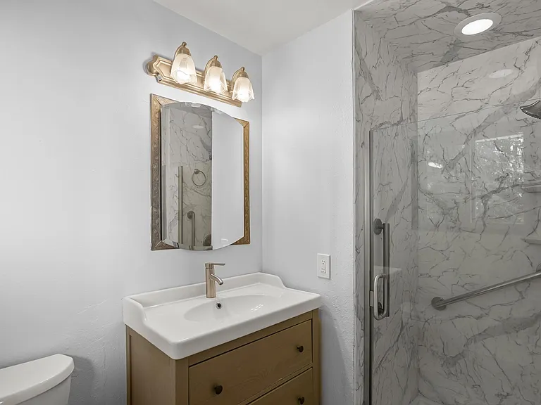 5561 SE Brookside St — Photo 13