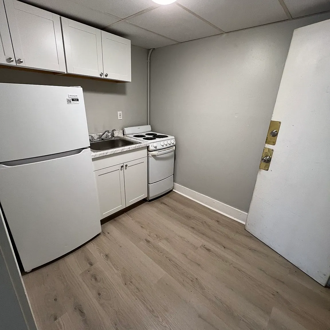 Studio, 200 sqft, $1,475 — Photo 1