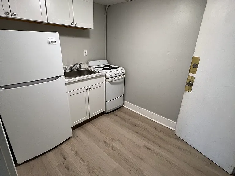 109 Emerson St #1 — Photo 1