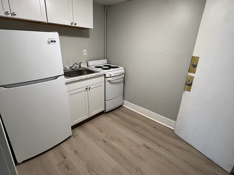 109 Emerson St #1