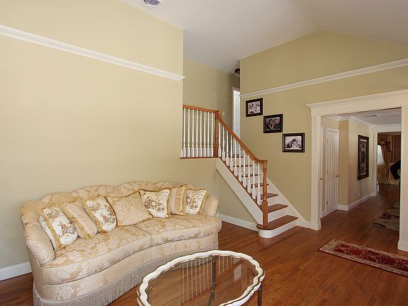 5th image of 2717 Wendell Ln