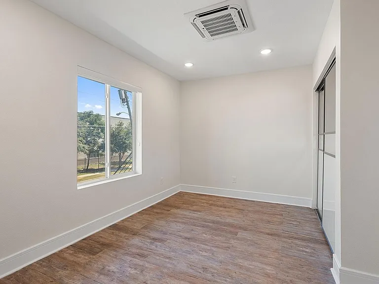 4625 Virginia Ave — Photo 8