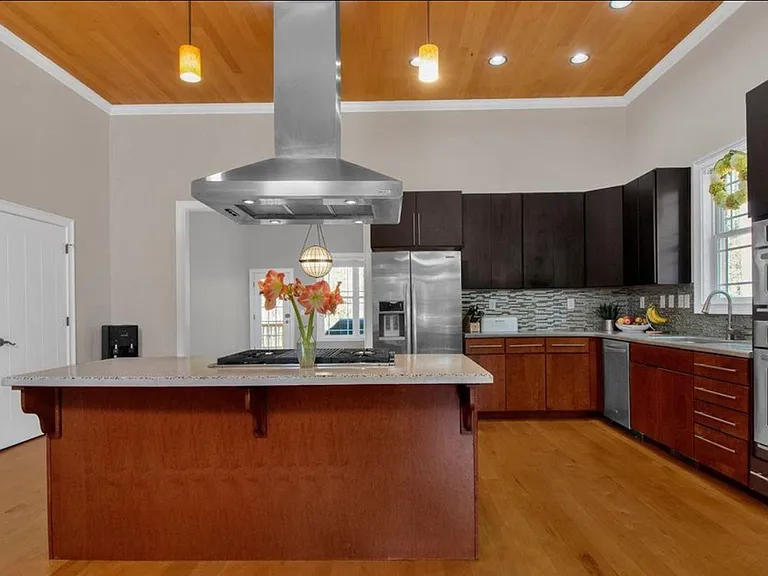 233 Saintsbury Pl — Photo 26