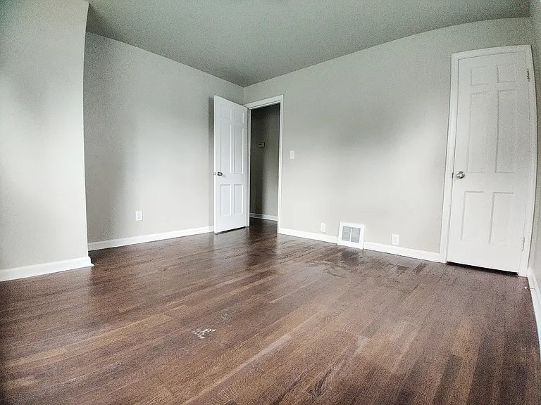 12605 Shady Oak Blvd — Photo 13