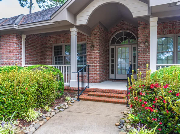 5 Augusta Drive, Southern Pines, NC 28387