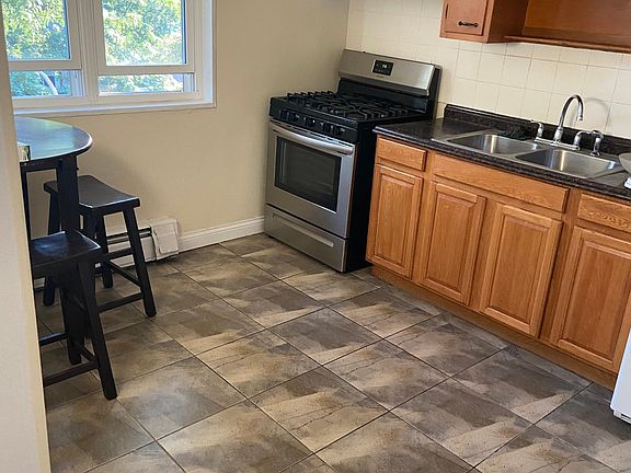 5th image of 6819 N Seeley Ave
