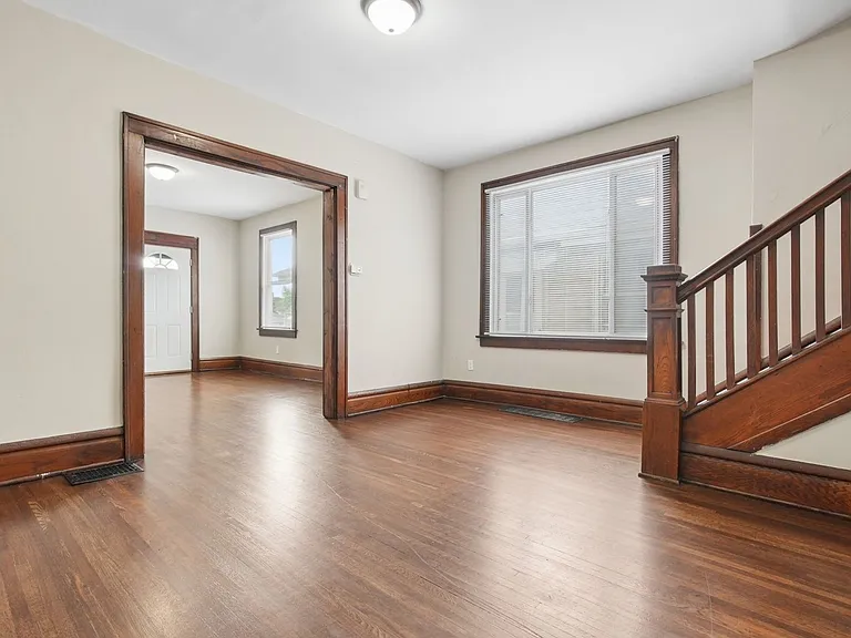 1151-1153 Wilson Ave #1153 — Photo 11