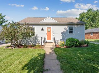 854 Maxwell St, Waterloo, IA 50701