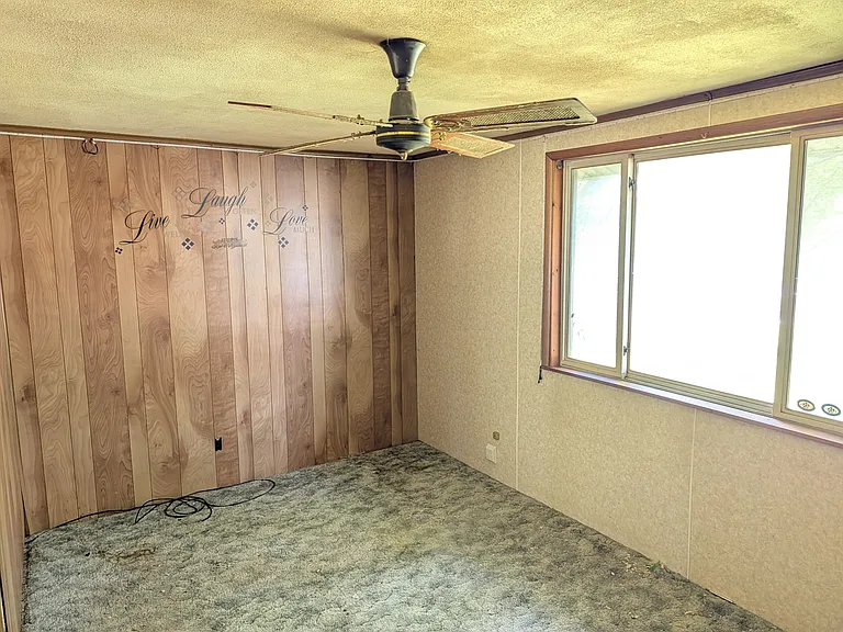 1110 Roemer Blvd — Photo 13
