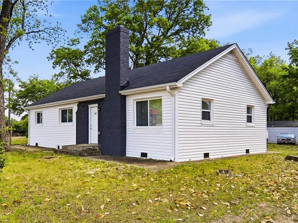707 Martin Luther King Jr Blvd, Lexington, NC 27292
